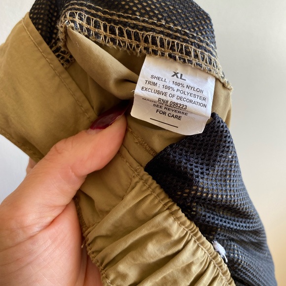 Magellan Outdoors Convertible Pants Fish Gear Water Repellent Size XL Beige - Picture 10 of 10
